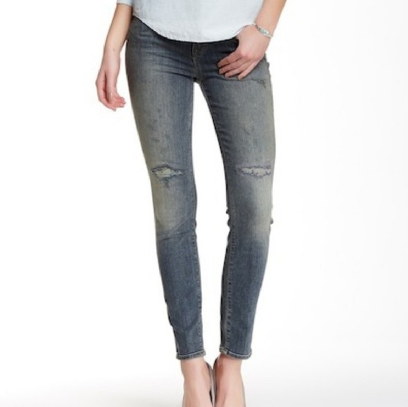 J Brand Denim - J Brand Mid Rise Skinny Leg in Revolution
